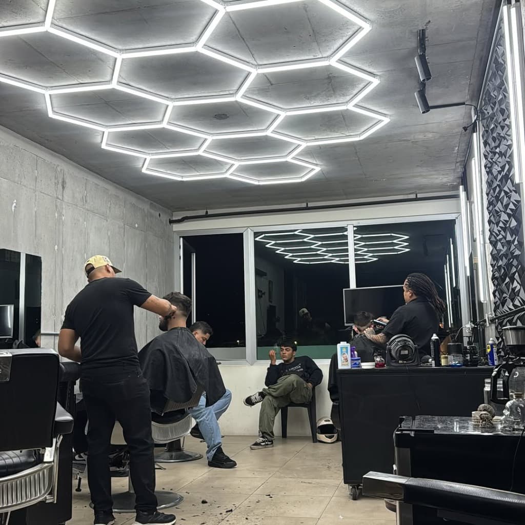 Clandestino Atmosphere 1