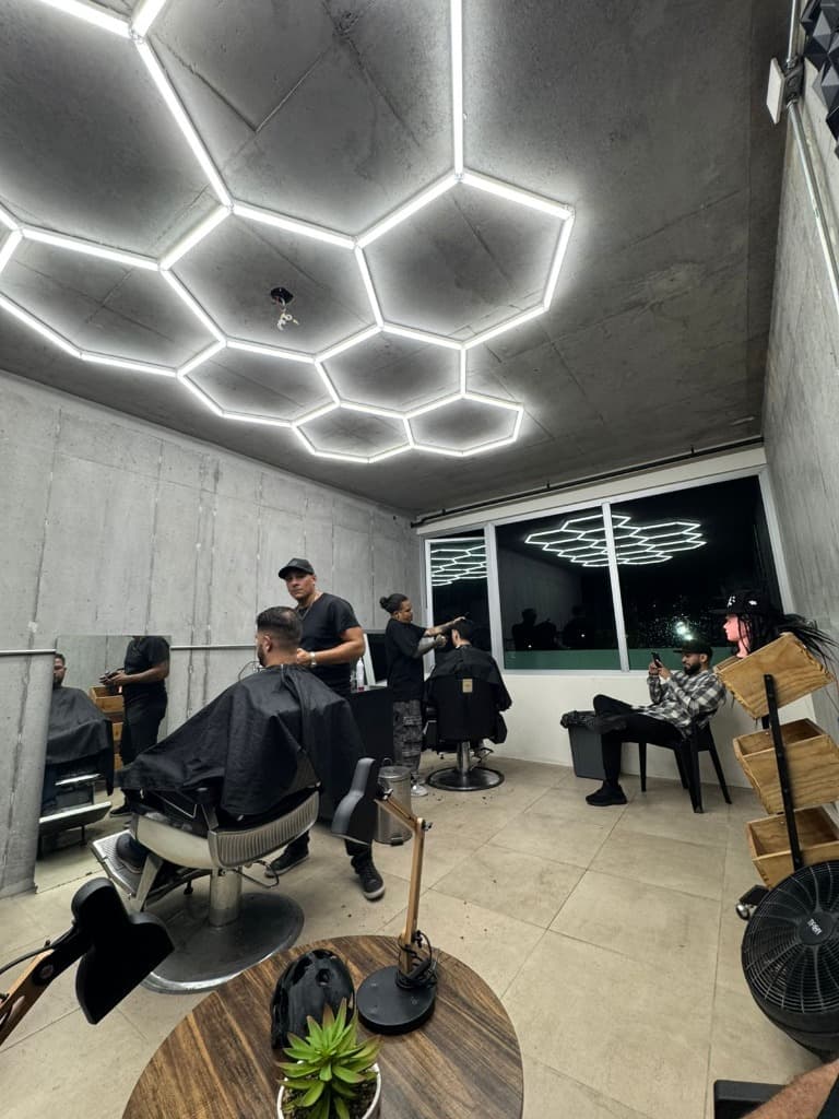 Clandestino Atmosphere 9